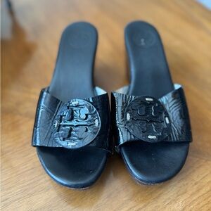 Tory Burch Black Sandals with Glossy Strap